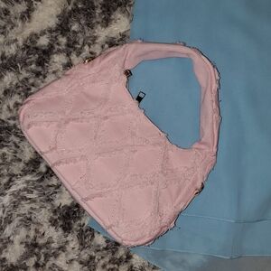 Argyle Pattern Raw Hem Shoulder Bag